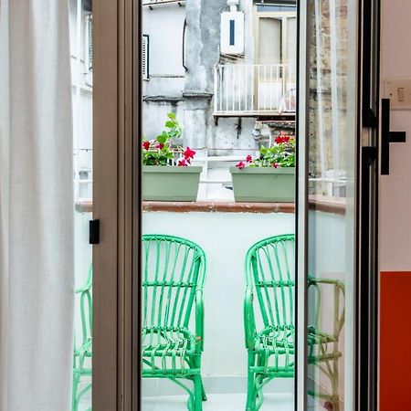 Charming Apartment With Balcony In The Historic Center Neapel Exterior foto